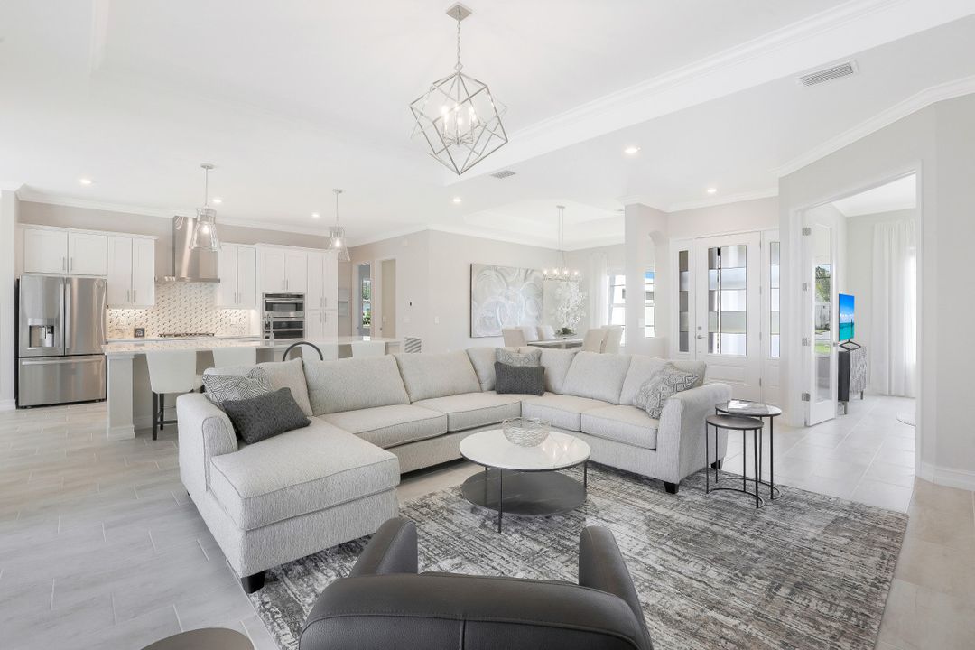 14360 Blue Bay Cir, Fort Myers, FL 33913