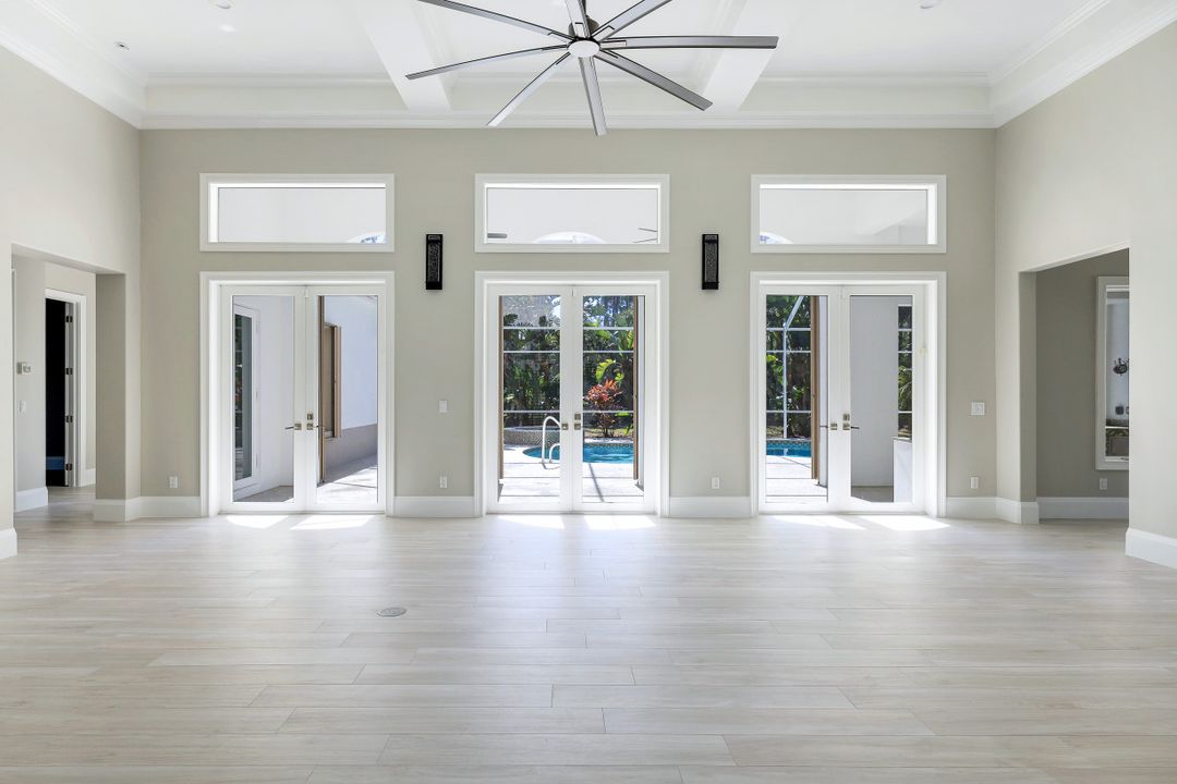 4040 1st Ave SW, Naples, FL 34119