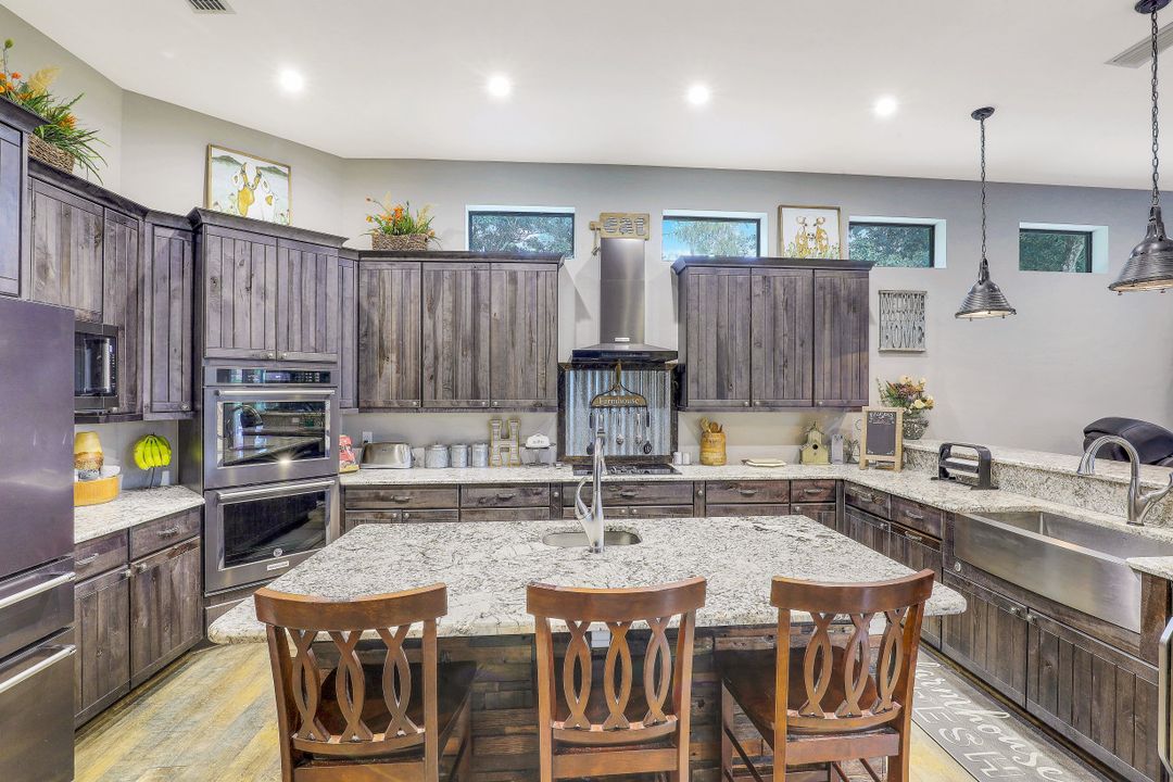 6700 Sable Ridge Ln, Naples, FL 34109