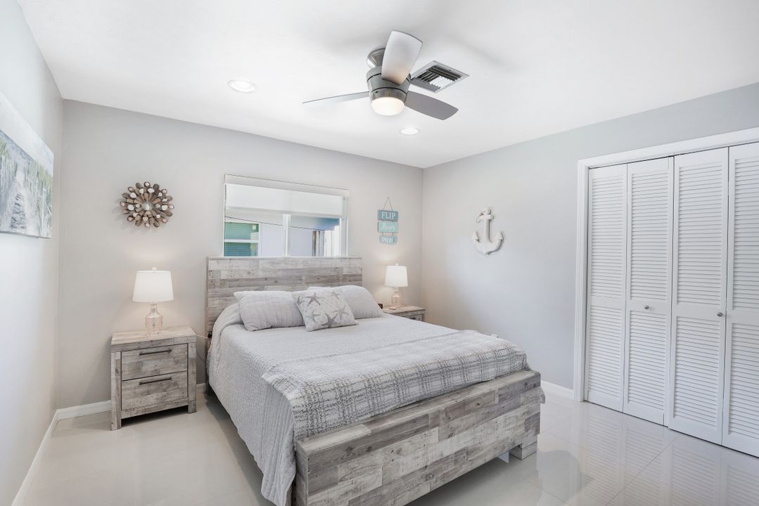 565 98th Ave N, Naples, FL 34108