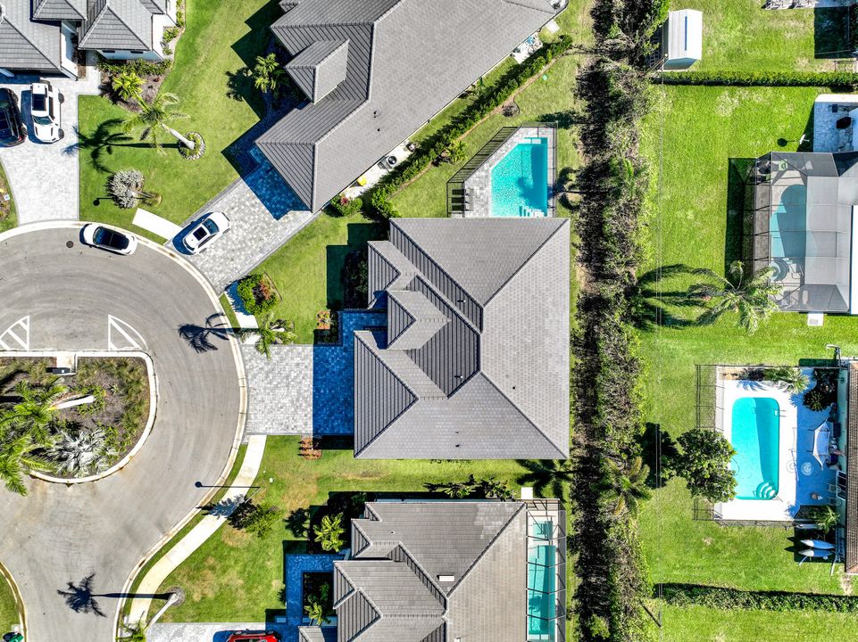 226 Legacy Ct, Naples, FL 34110