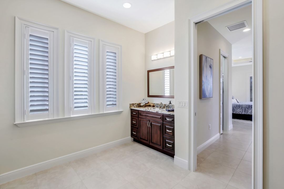 2204 SW 5th Ave, Cape Coral, FL 33991