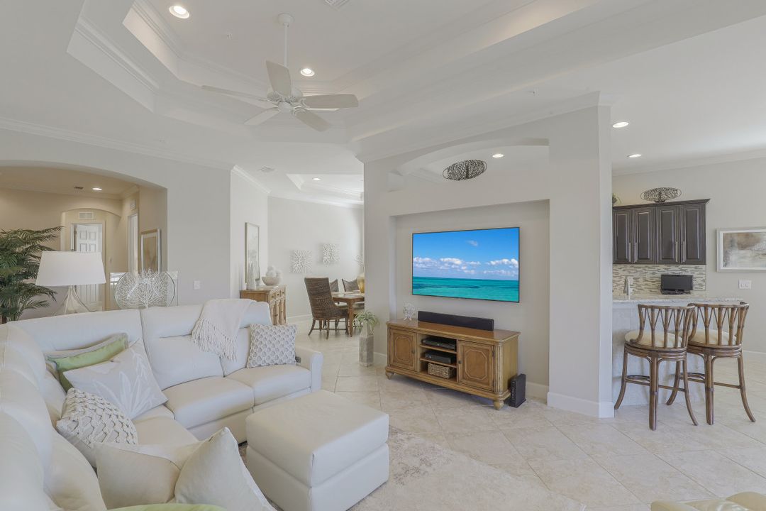 8843 Nautical Landing Cir #201, Naples, FL 34120