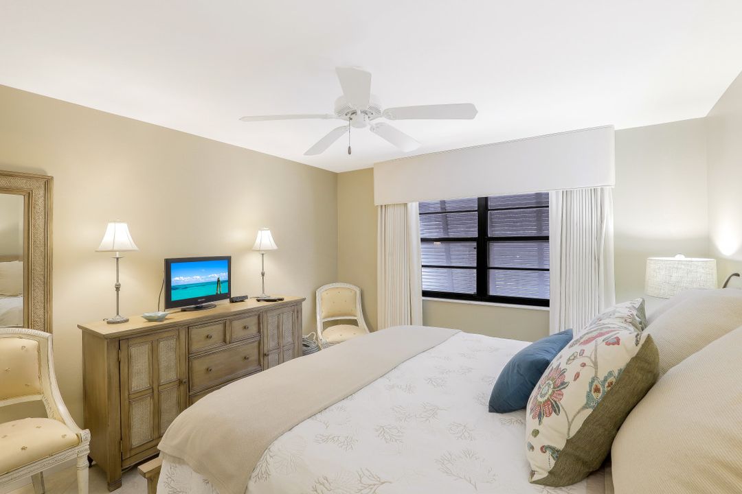 633 Seaview Ct #M-4, Marco Island, FL 34145