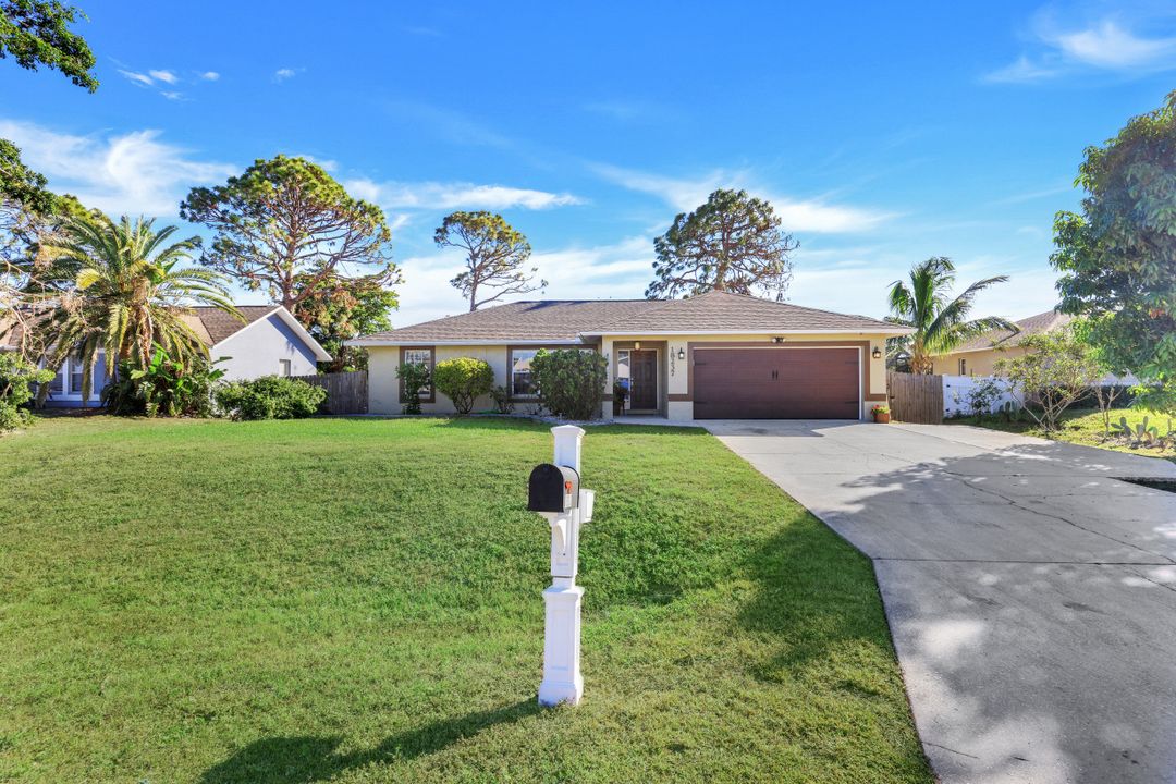 18237 Apple Rd, Fort Myers, FL 33967