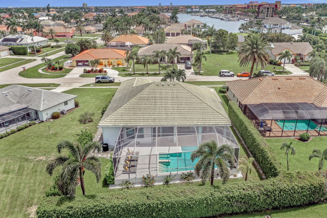 570 Elk Cir, Marco Island, FL 34145