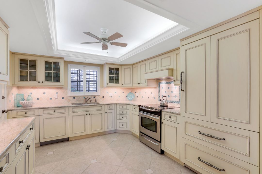 2701 Gulf Shore Blvd N, Villa #3, Naples, FL 34103