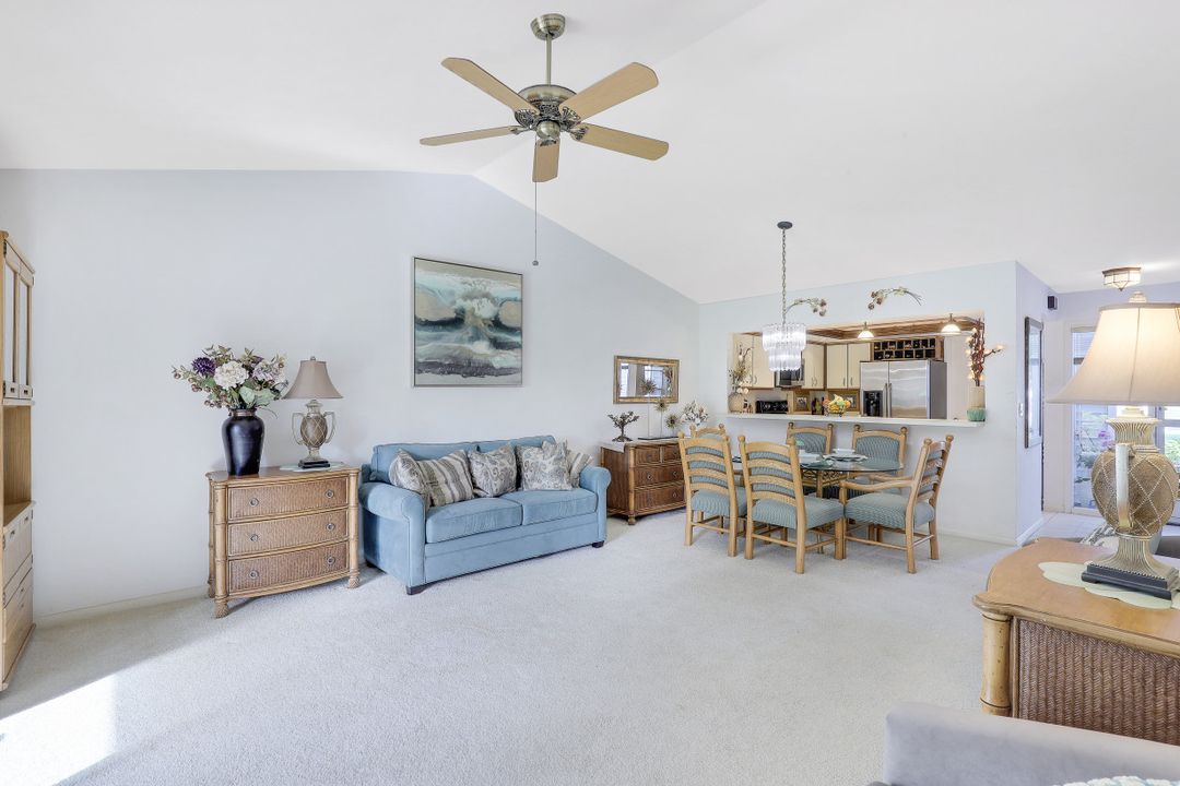 122 Quail Forest Blvd #11, Naples, FL 34105