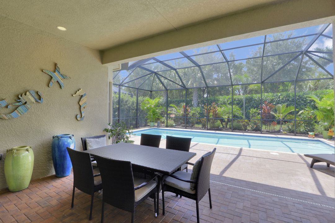 3263 Pacific Dr, Naples, FL 34119