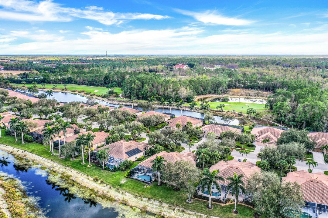 8755 Naples Heritage Dr, Naples, FL 34112