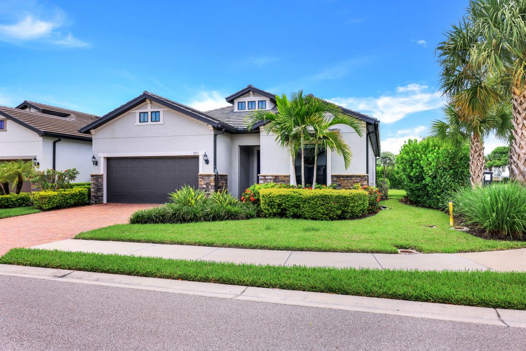 7273 Wilton Dr N, Naples, FL 34109