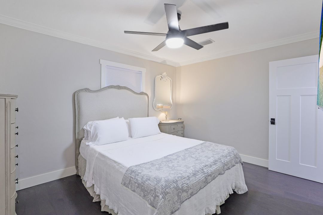 140 5th St NW, Naples, FL 34120