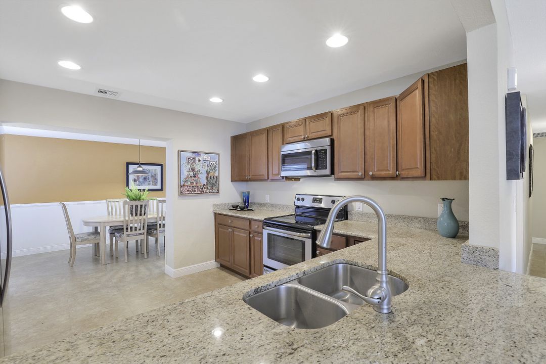 3950 Luverne St, Fort Myers, FL 33901