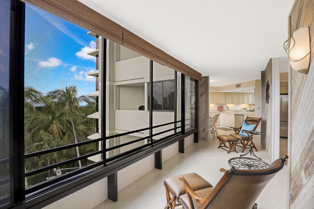 5555 Heron Point Dr #402, Naples, FL 34108