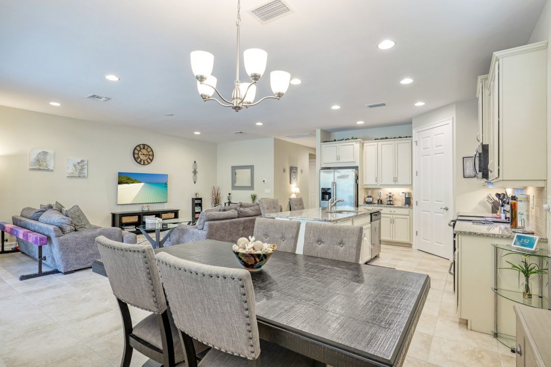 16432 Aberdeen Wy, Naples, FL 34110