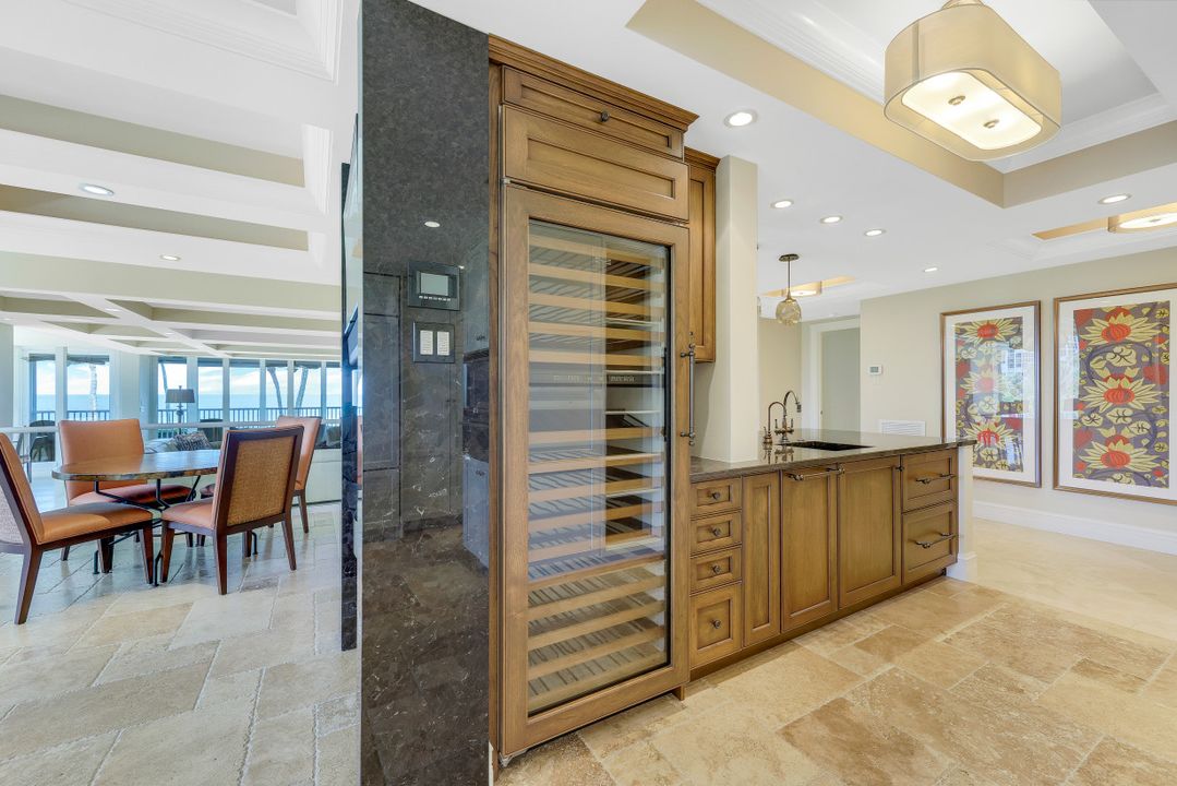 4301 Gulf Shore Blvd N #203, Naples, FL 34103