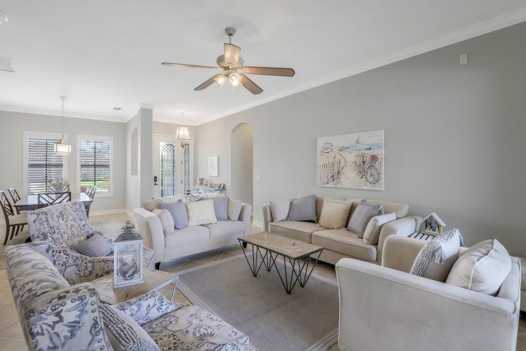 10153 Biscayne Bay Ln, Naples, FL 34120