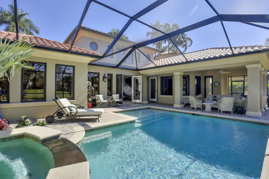 2911 Tiburon Blvd E, Naples, FL 34109