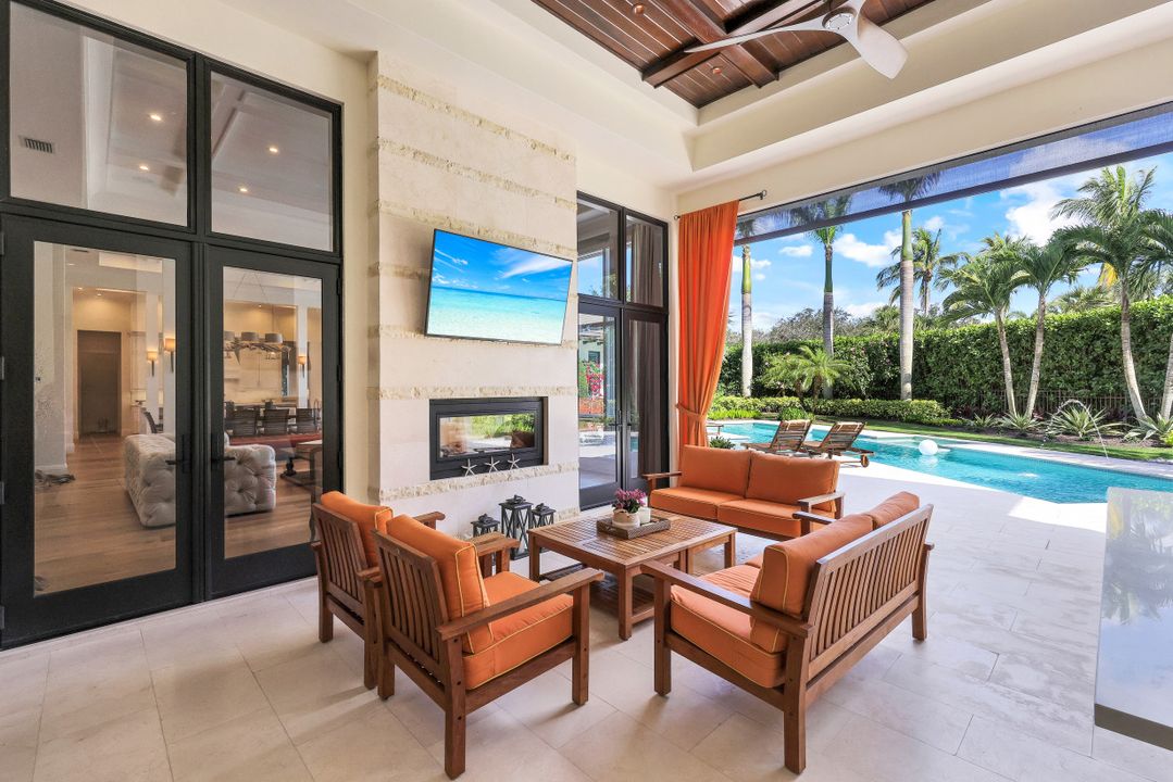 2546 Augusta Dr, Naples, FL 34109