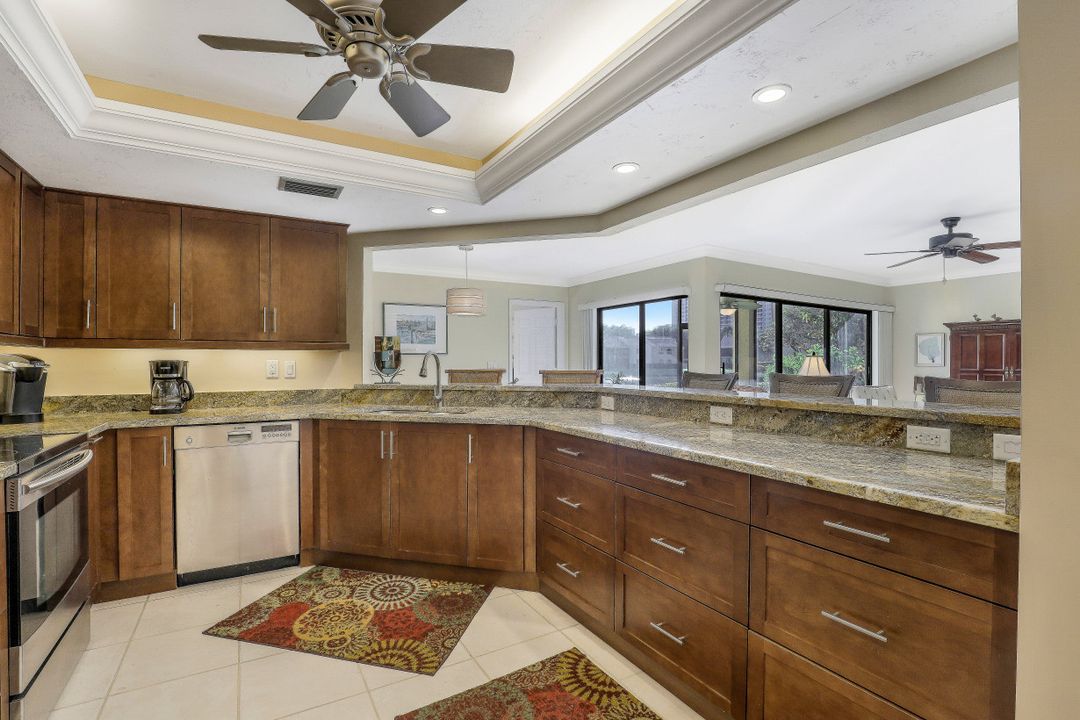 571 Beachwalk Cir #101, Naples, FL 34108