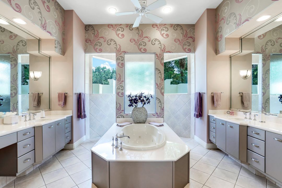 22270 Banyan Hideaway Dr, Bonita Springs, FL 34135
