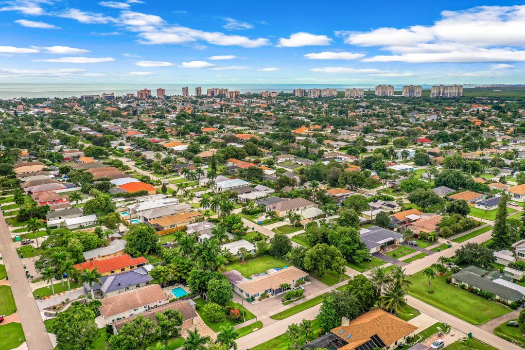 10095 7th St N #2, Naples, FL 34108