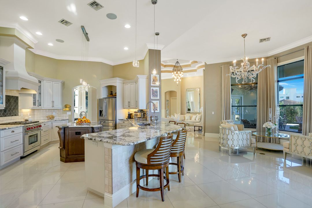 3944 W Riverside Dr, Fort Myers, FL 33901