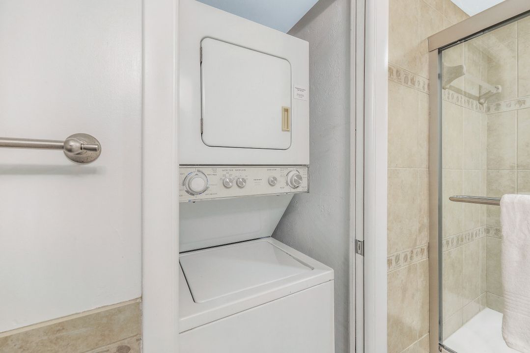 260 Southbay Dr #104, Naples, FL 34108