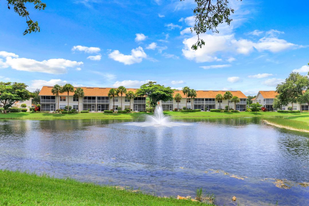 5100 Cedar Springs Dr #201, Naples, FL 34110