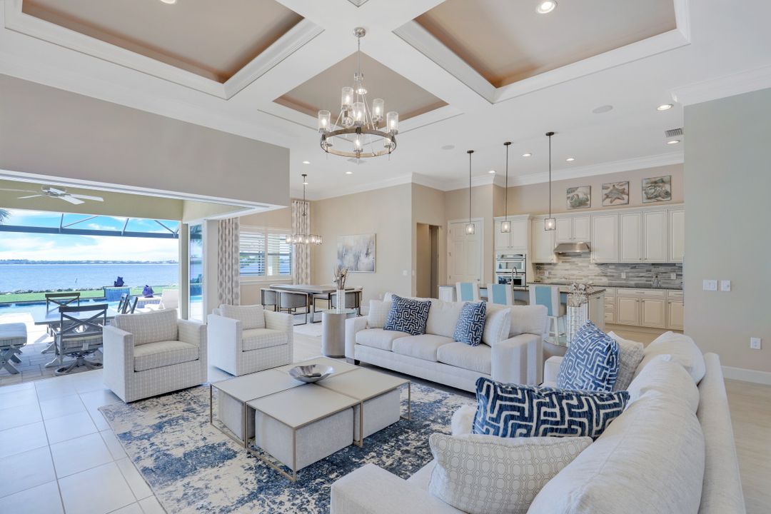 9273 Quarry Dr, Naples, FL 34120