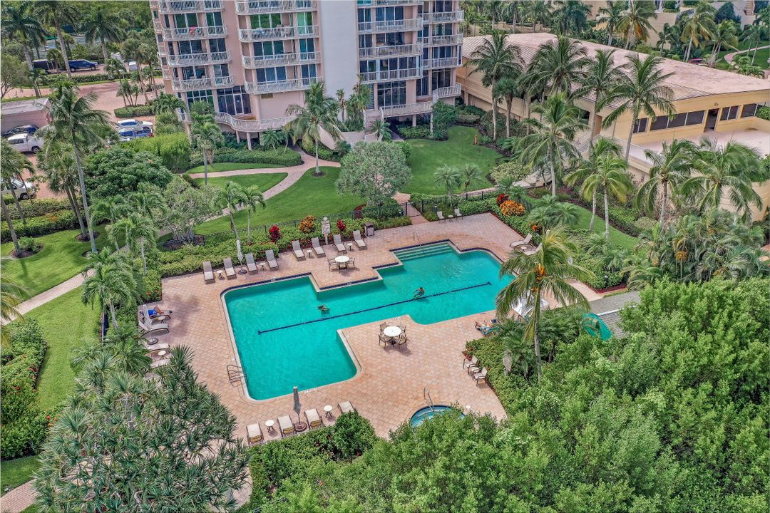 40 Seagate Dr #1203, Naples, FL 34103