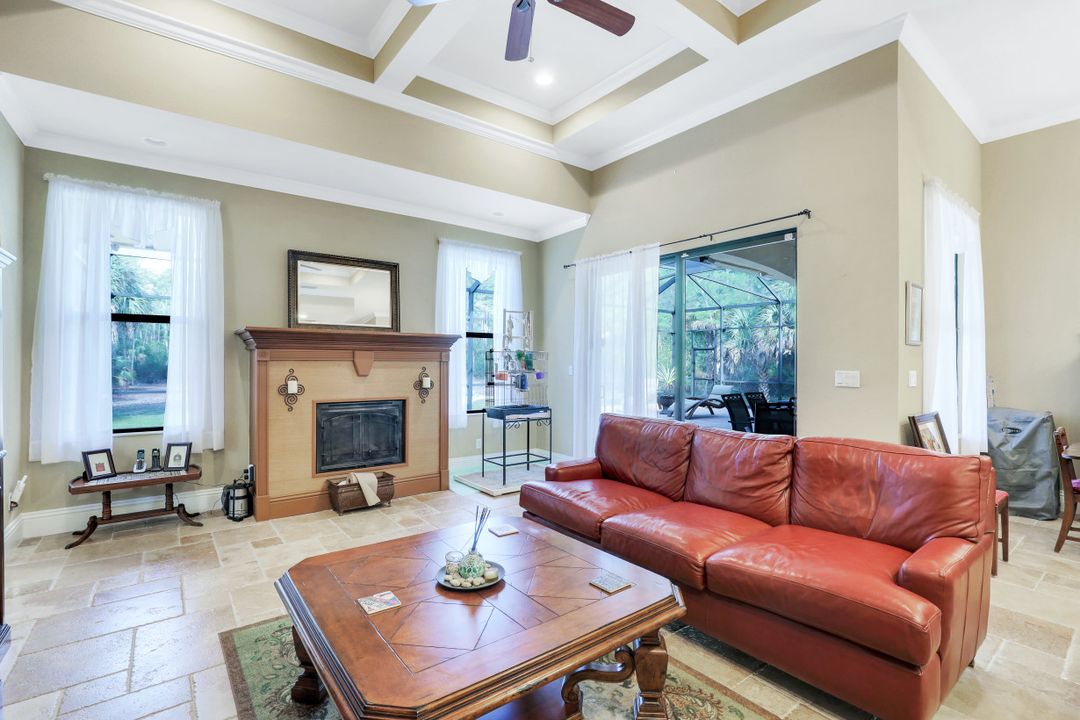 641 27th St SW, Naples, FL 34117