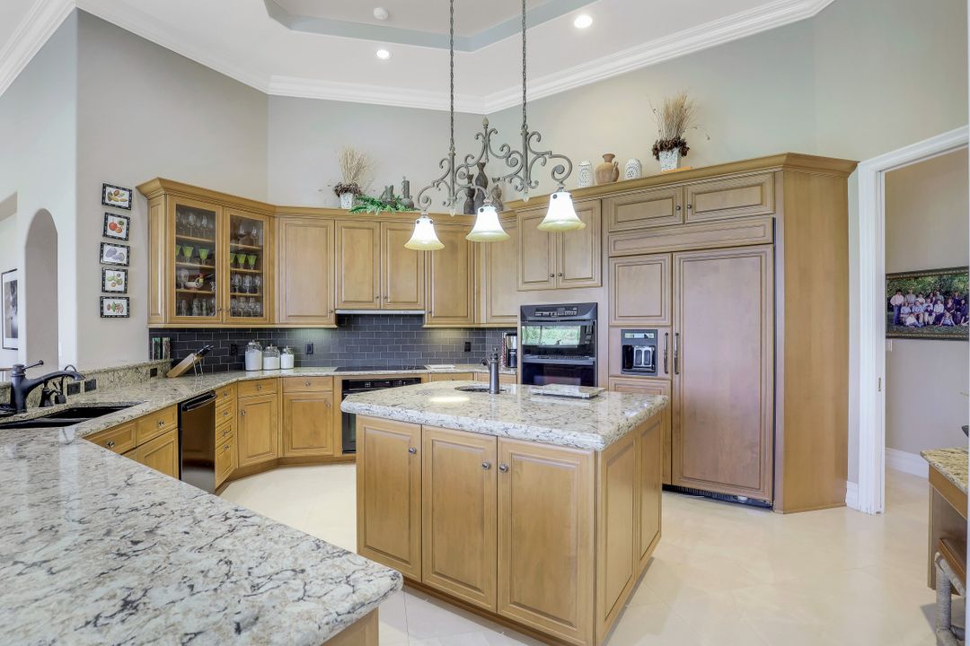 12570 Collier's Reserve Dr, Naples, FL 34110