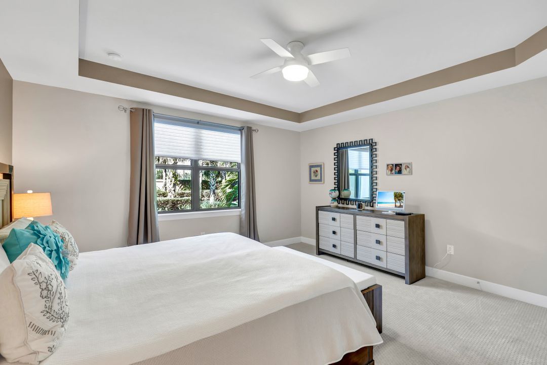 16341 Camden Lakes Cir, Naples, FL 34110