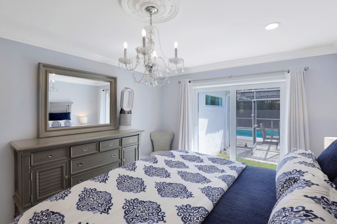 2824 Poinciana St, Naples, FL 34105