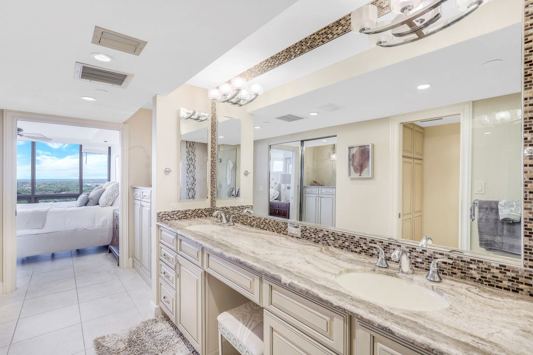 4751 Gulf Shore Blvd N, Naples, FL 34103