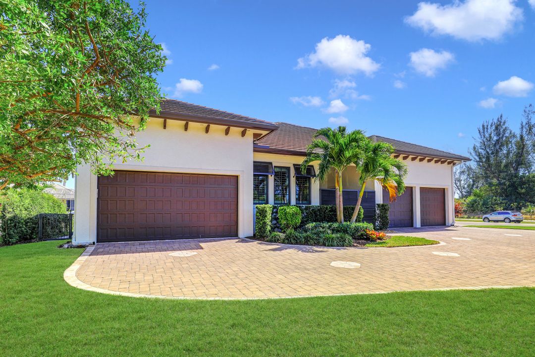 601 Crescent St, Marco Island, FL 34145
