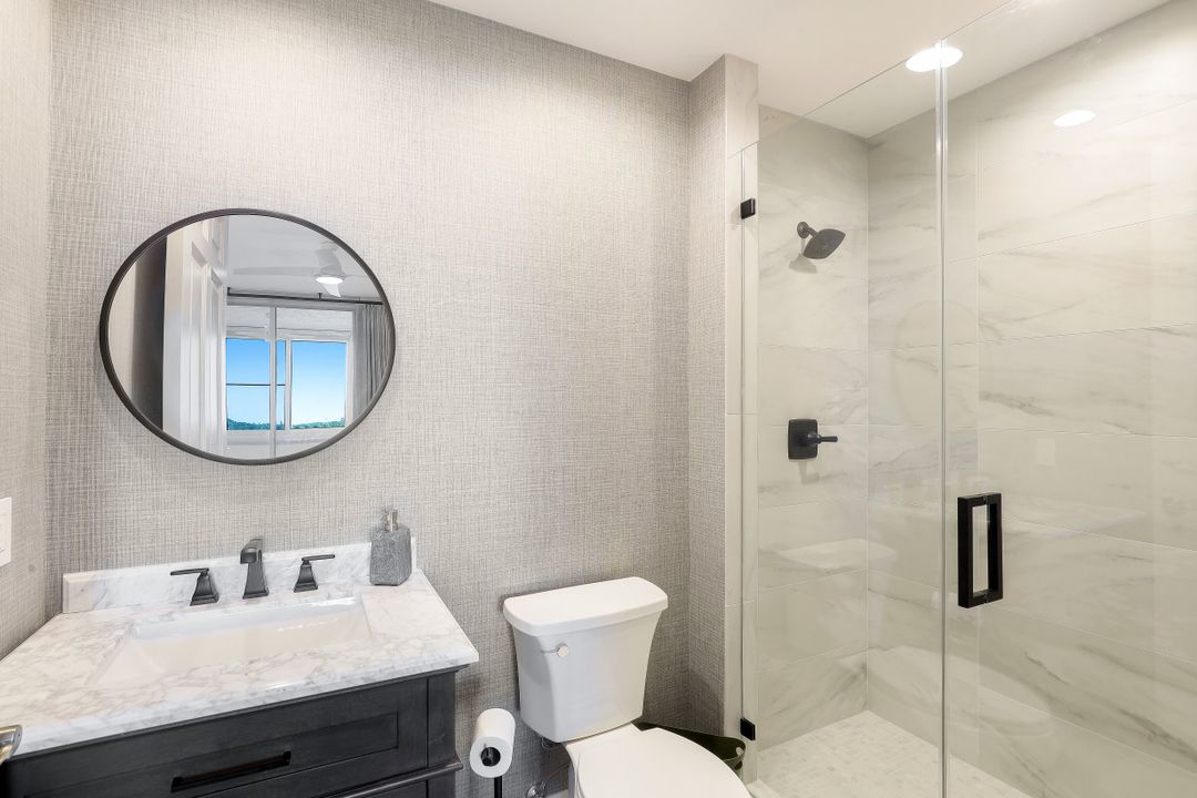 295 Grande Way #404, Naples, FL 34110