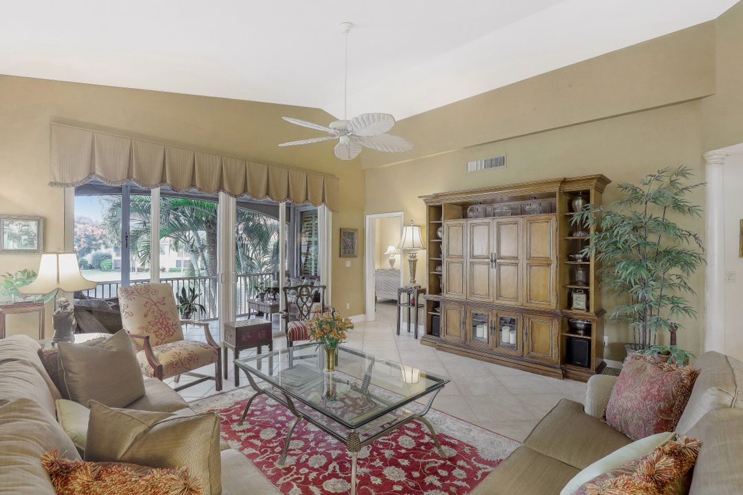 8453 Abbington Cir #821, Naples, FL 34108