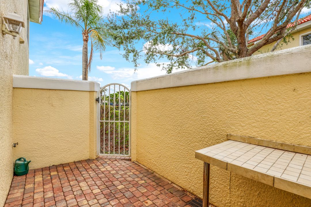 5909 Tarpon Gardens Cir #102, Cape Coral, FL 33914