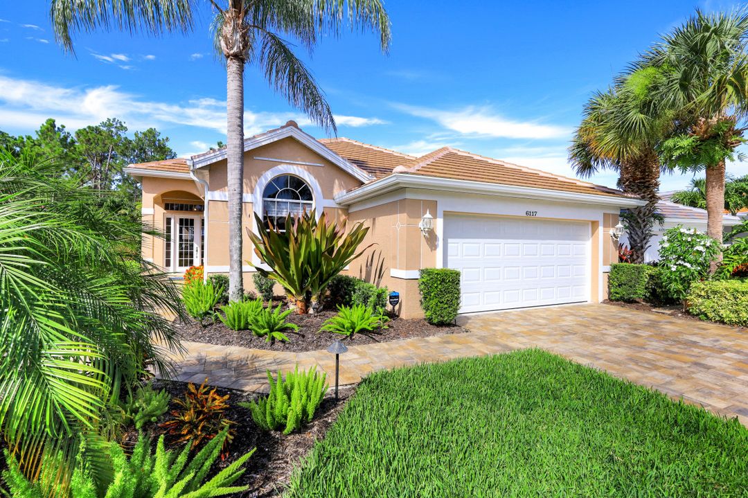 6117 Highwood Park Ln, Naples, FL 34110