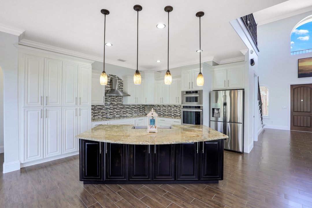 431 Swiss Ct, Marco Island, FL 34145