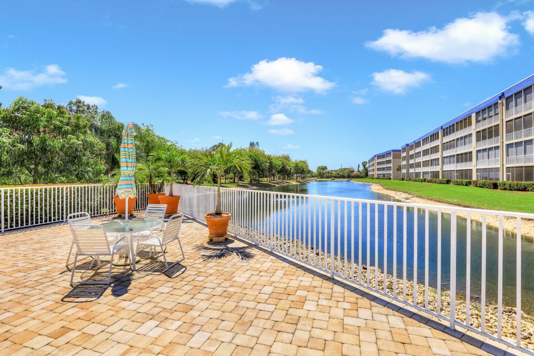 14901 Park Lake Dr #101, Fort Myers, FL 33919