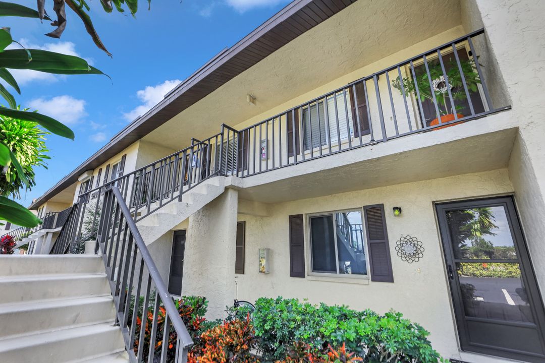 5695 Rattlesnake Hammock Rd #202B, Naples, FL 34113