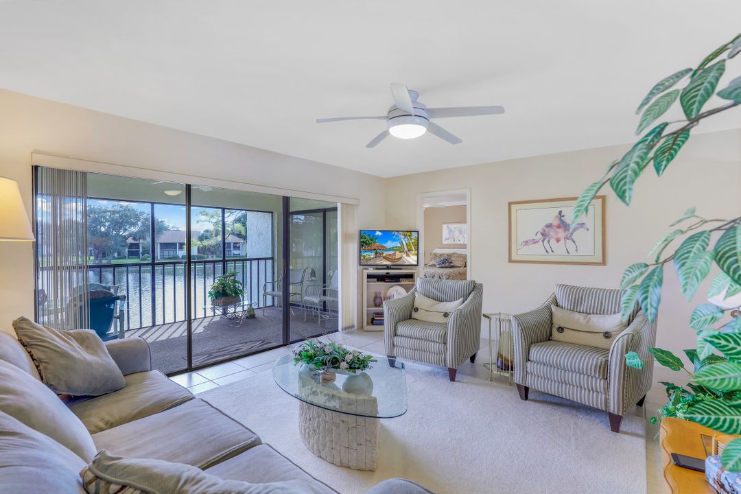 560 Retreat Dr #201, Naples, FL 34110