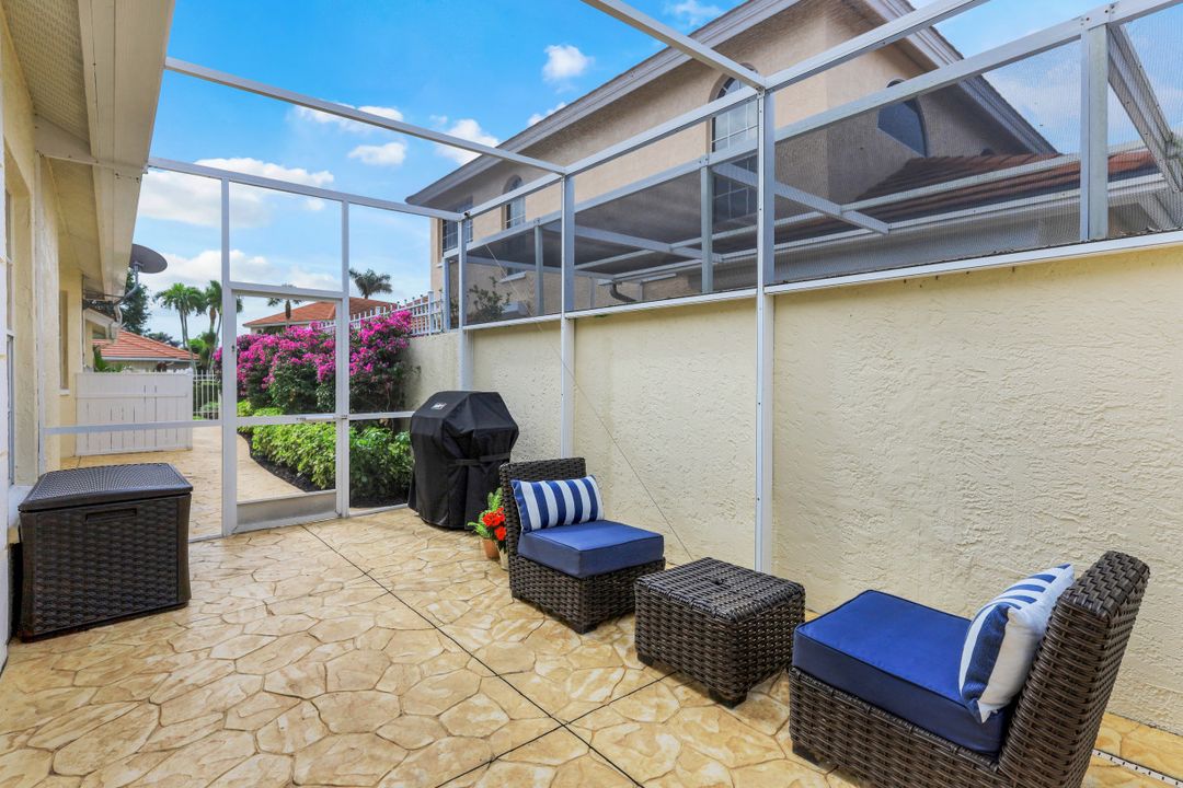 2208 Paget Cir, Naples, FL 34112