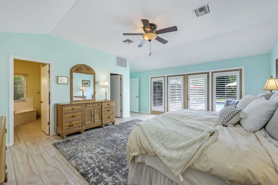 1135 26th Ave N, Naples, FL 34103