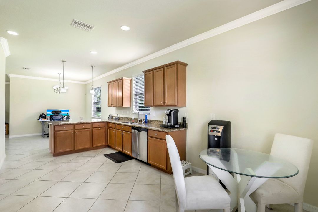 3401 Dandolo Cir, Cape Coral, FL 33909