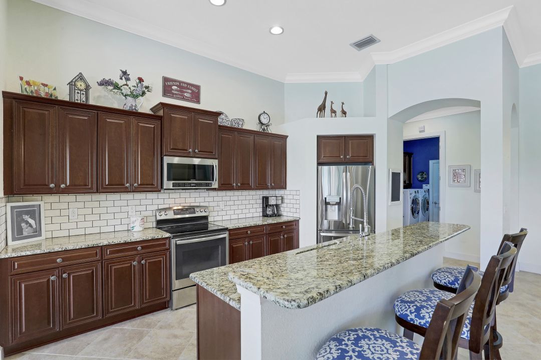 9746 Nickel Ridge Cir, Naples, FL 34120