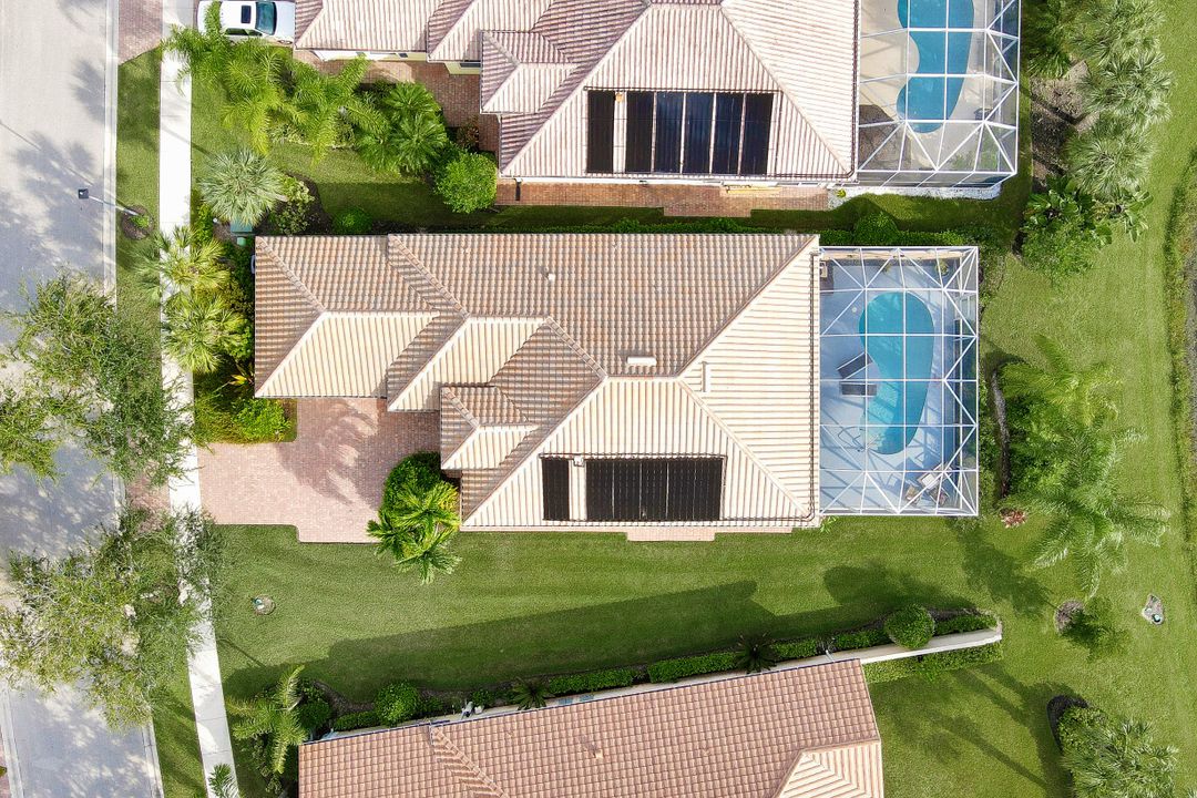 28627 Wahoo Dr, Bonita Springs, FL 34135